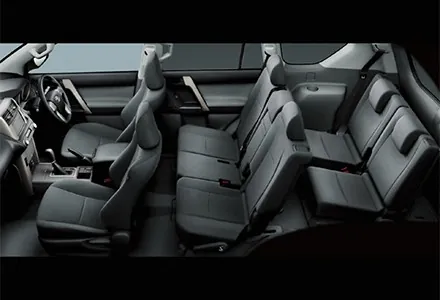 Toyota Land Cruiser Prado ภายใน เบาะแถว 2 และแถว 3 (TOYOTA Rent a Car)