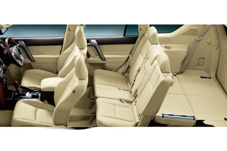 Toyota Land Cruiser Prado ภายใน เบาะแถว 2–3 แบบพับเพิ่มที่วางของ (TOYOTA Rent a Car)