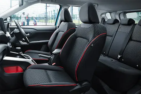 Toyota Raize ภายใน เบาะหน้าและเบาะหลัง (TOYOTA Rent a Car)