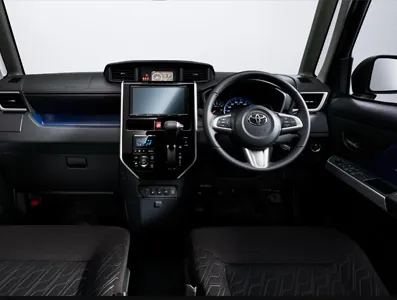 Toyota Roomy ภายใน คอนโซลหน้าและพวงมาลัย (TOYOTA Rent a Car)