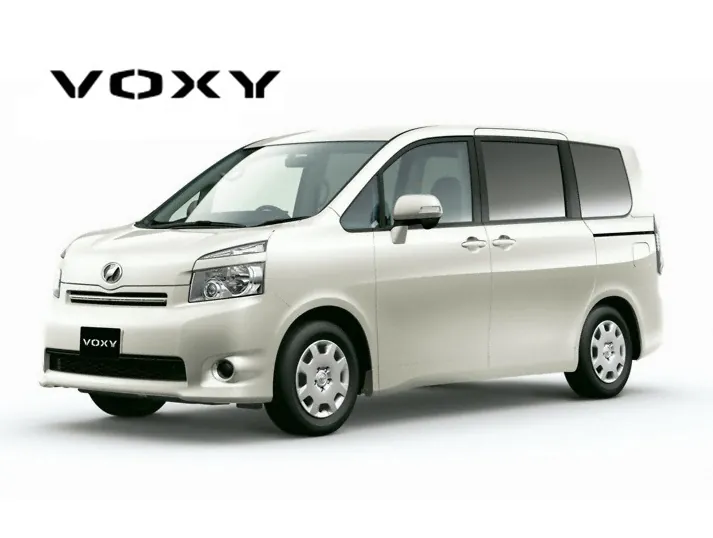 Toyota Voxy ด้านหน้า (TOYOTA Rent a Car)