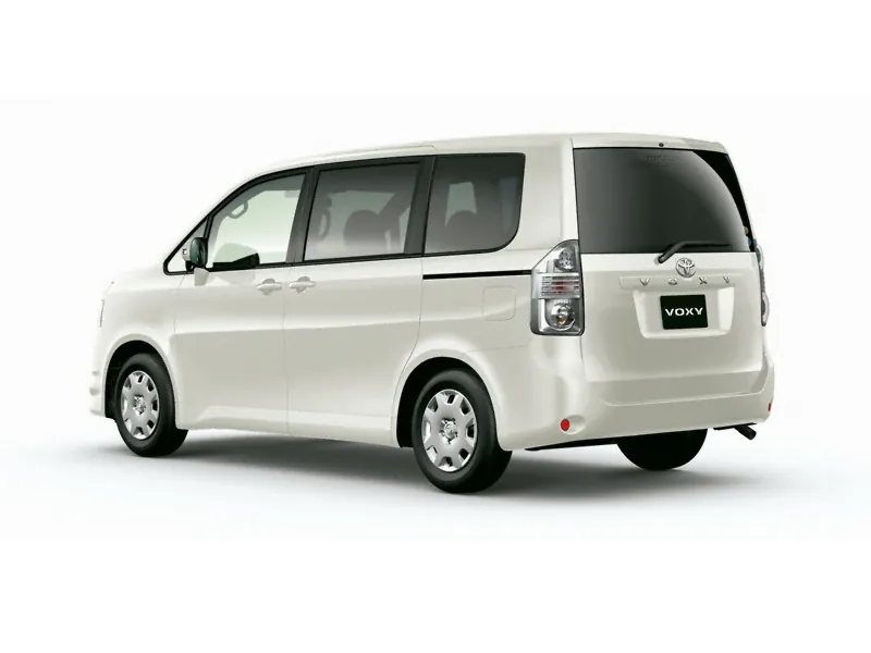 Toyota Voxy ด้านหลัง (TOYOTA Rent a Car)