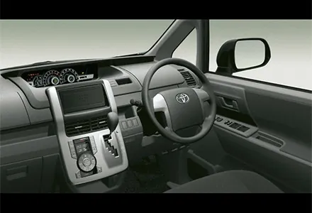 Toyota Voxy ภายใน คอนโซลหน้าและพวงมาลัย (TOYOTA Rent a Car)
