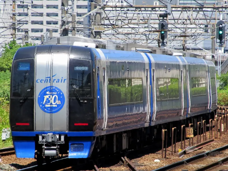 รถไฟเมเท็ตสึ μSKY เส้นทางสนามบินชูบุ - นาโกย่า (ที่นั่งสำรองซื้อตั๋วเพิ่ม) (ภาพ: ButuCC / CC BY-SA 4.0)