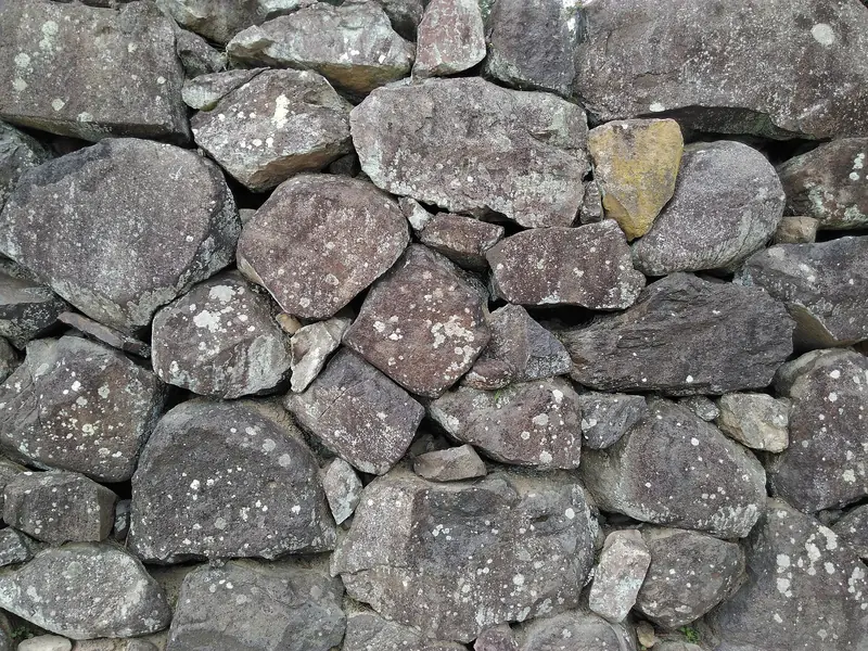 ปราสาทมัตสึเอะ หนึ่งใน 12 ปราสาทดั้งเดิมของญี่ปุ่น บนเส้นทางรถไฟด่วนพิเศษ YAKUMO (ภาพ: G41rn8 / CC BY-SA 4.0)