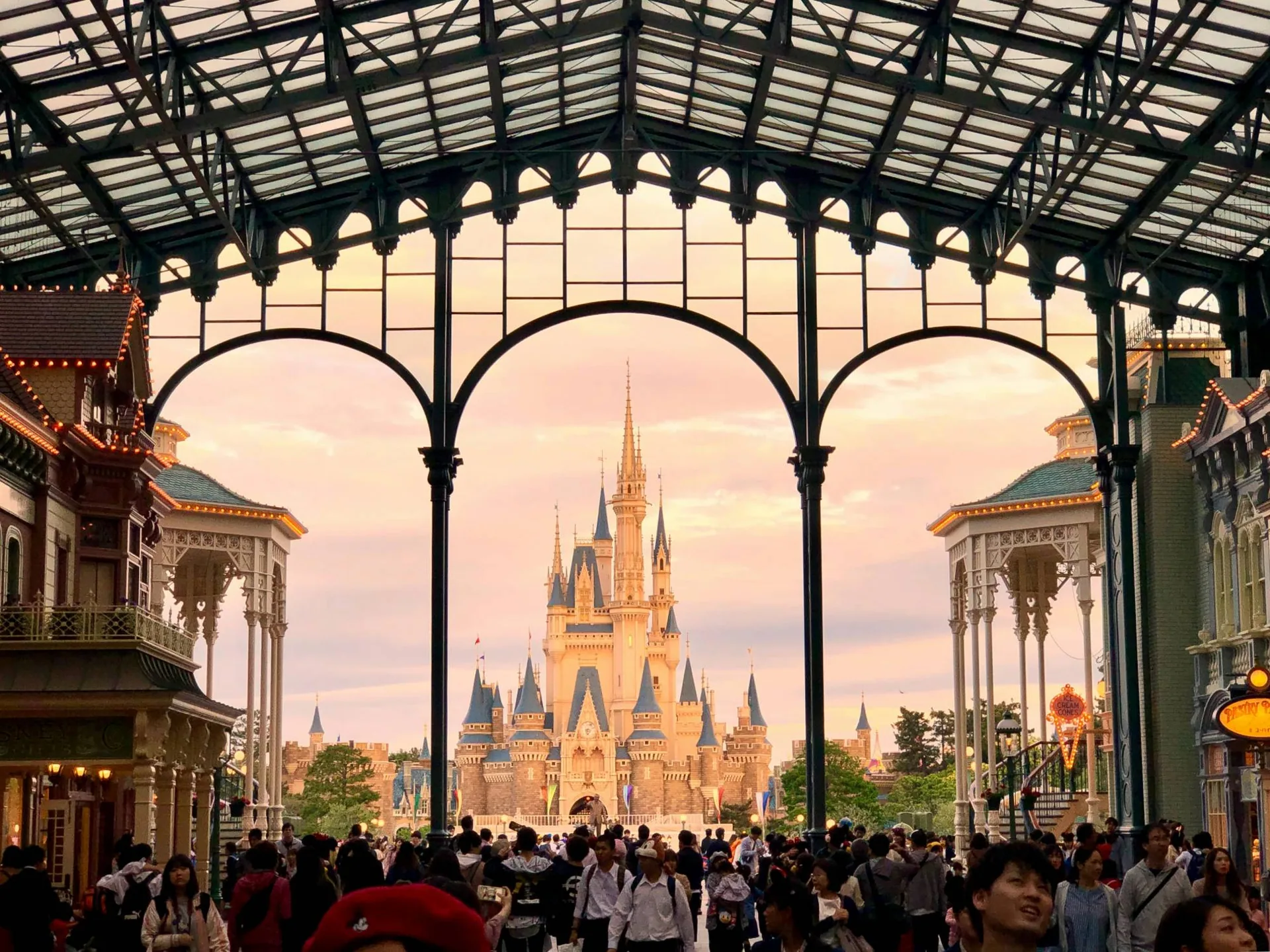 Tokyo Disneyland & DisneySea