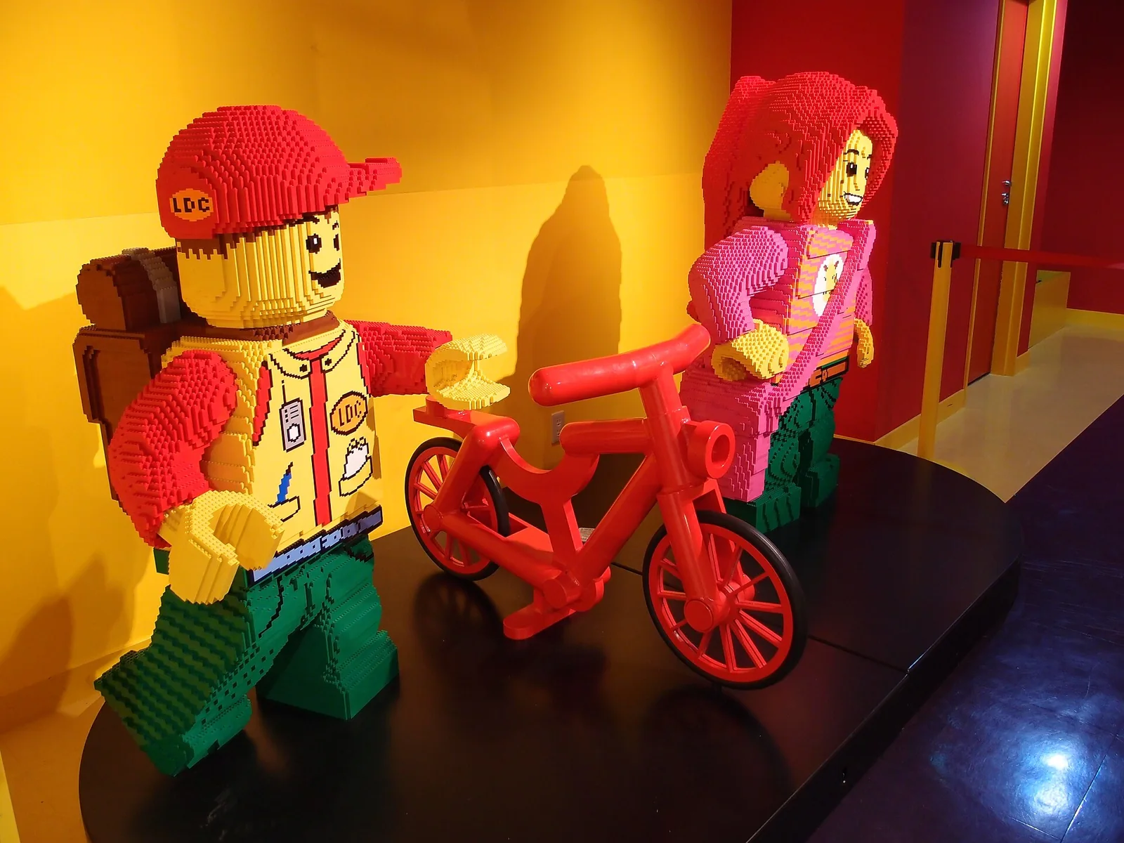 โมเดลเลโก้ที่ LEGOLAND Discovery Center Tokyo โอไดบะ (ภาพ: Guilhem Vellut / CC BY 2.0)